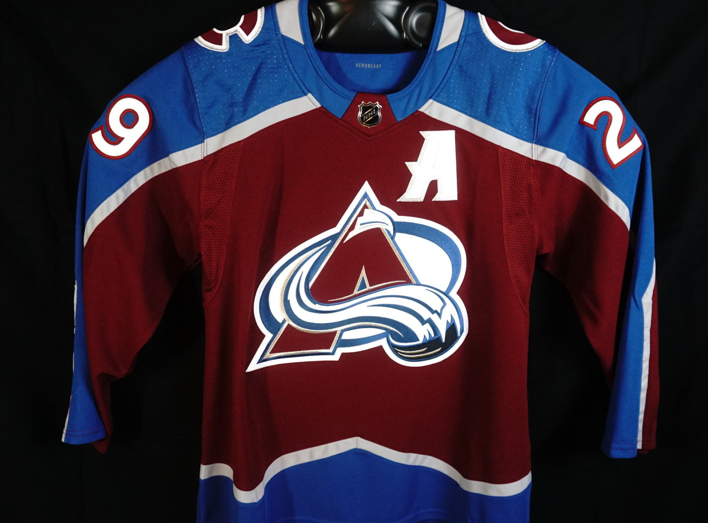 Signed Colorado Avalanche Hockey Jersey | #29 Nathan MacKinnon
